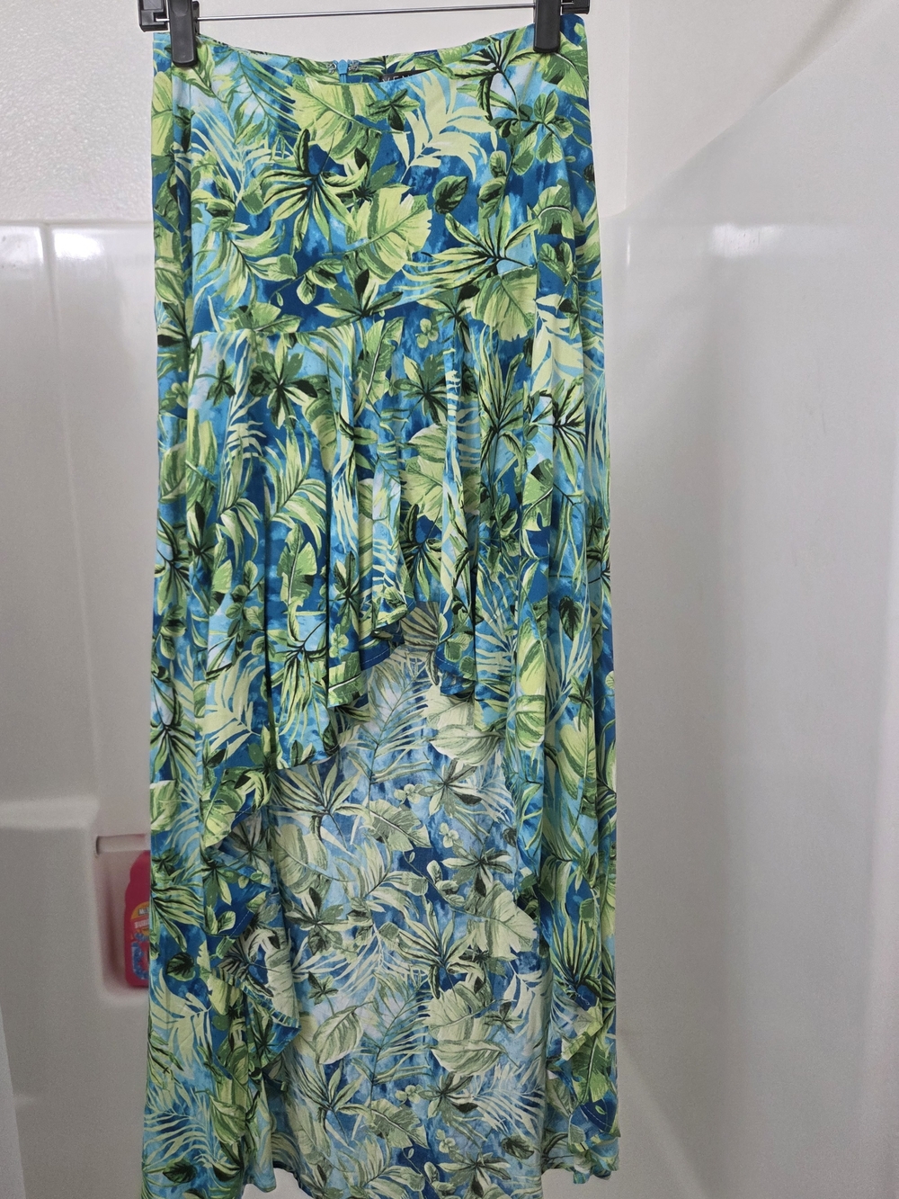 Venus High-Low Bright And Green Leaf Flowy Skirt Size 6